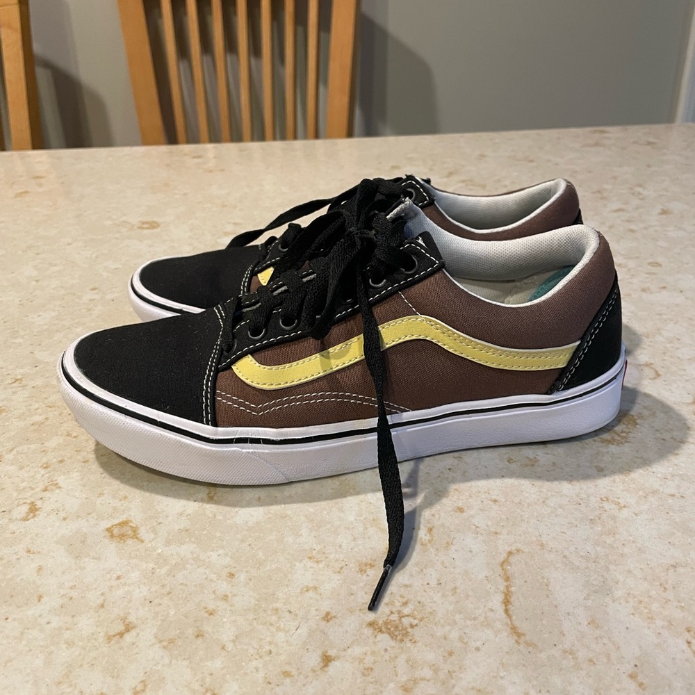 VANS shoes for men or women